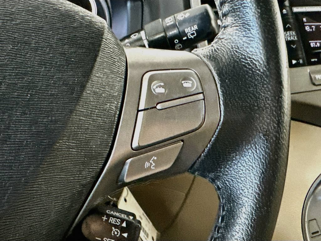 Used 2011 Toyota Venza w/ Leather Pkg FWD image 25