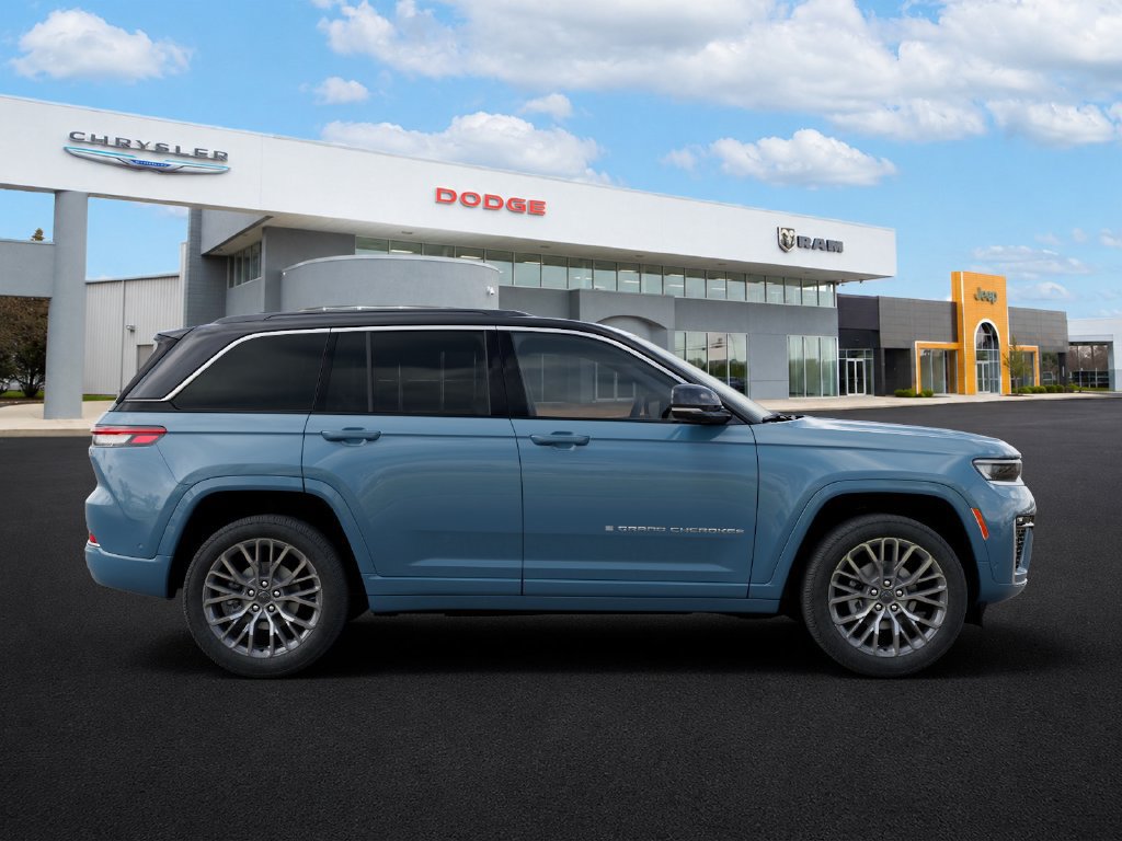 New 2027 Jeep Grand Cherokee Summit w/ Adv Protech Group IV AWD/4WD image 21