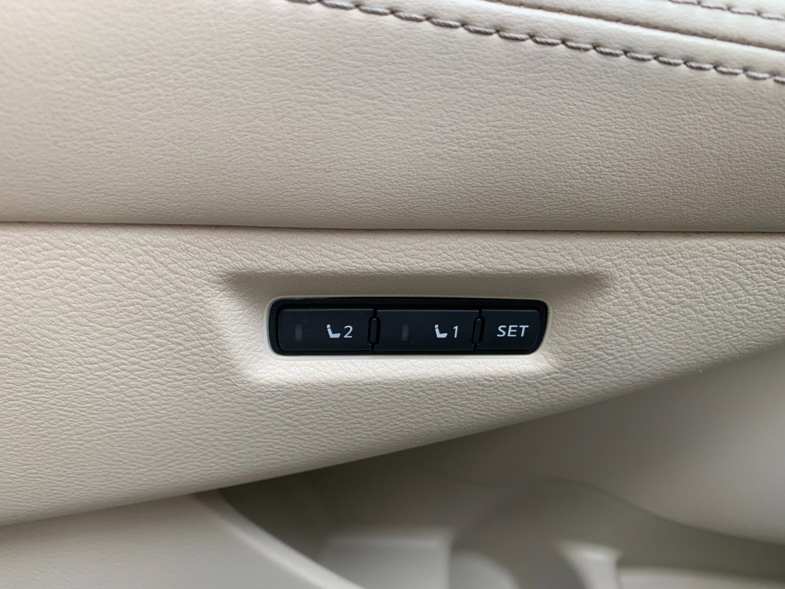 Used 2017 Nissan Murano Platinum w/ Platinum Technology Package AWD/4WD image 15