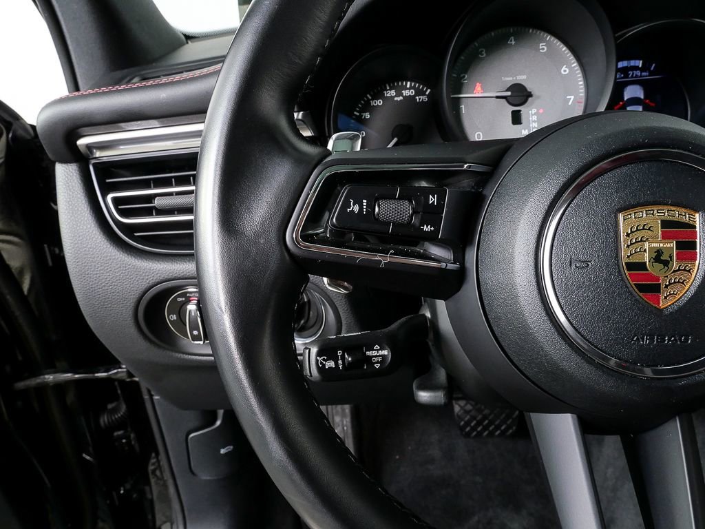 Certified 2023 Porsche Macan S AWD/4WD image 9