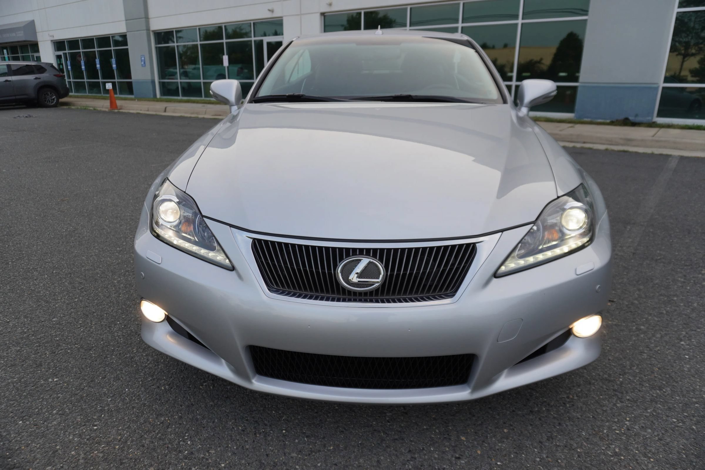 Used 2011 Lexus IS 250C RWD image 2