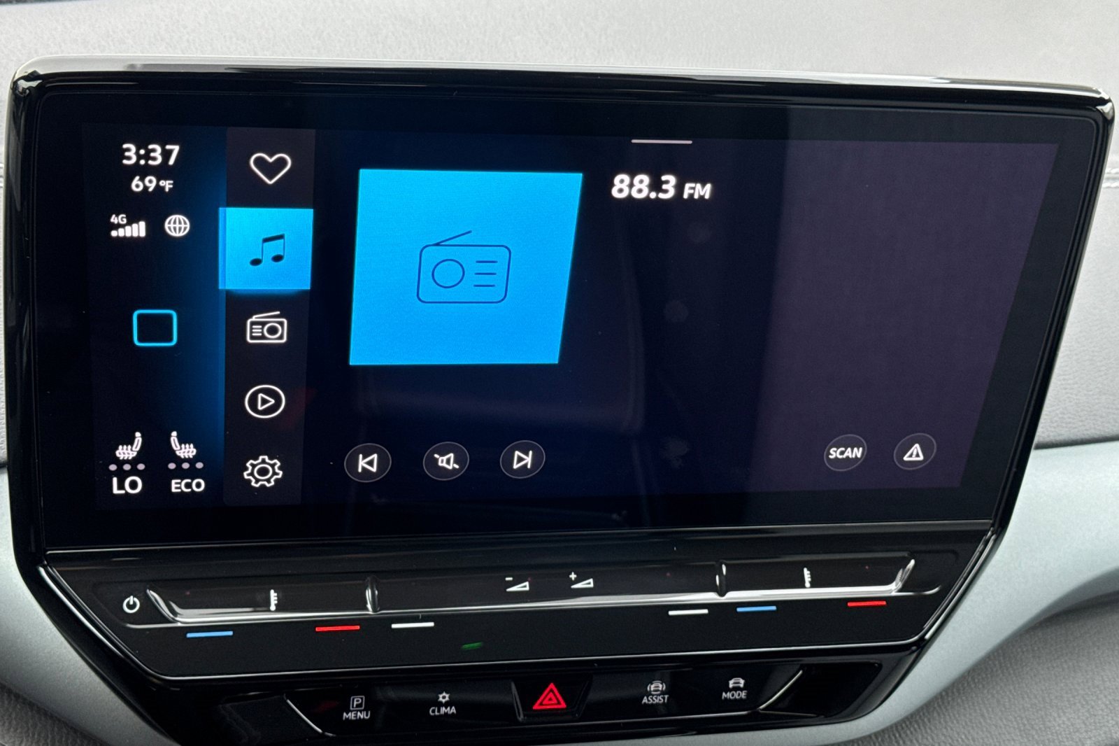 Certified 2023 Volkswagen ID.4 Pro image 19