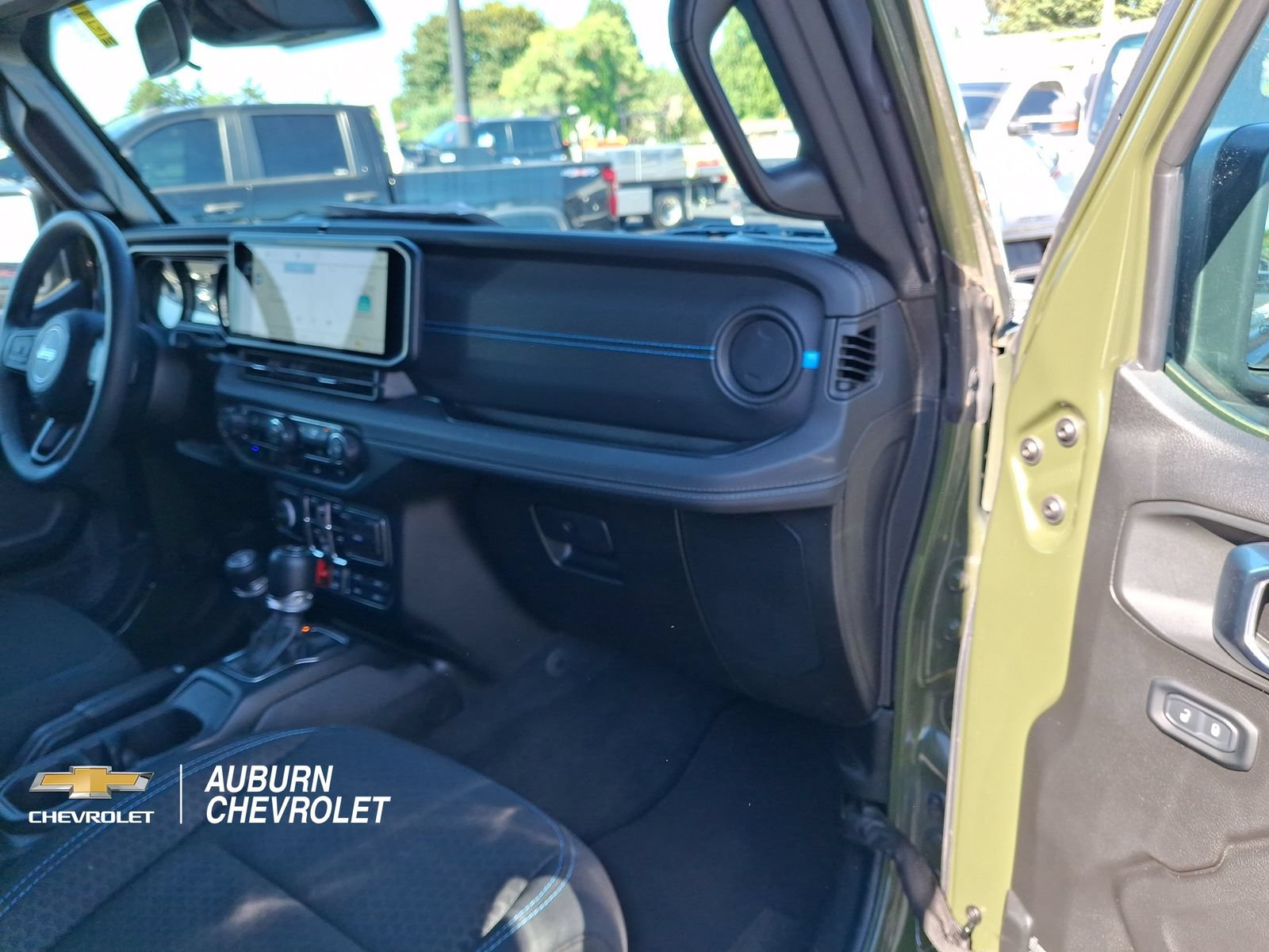 Used 2024 Jeep Wrangler Unlimited Rubicon 4xe AWD/4WD image 20