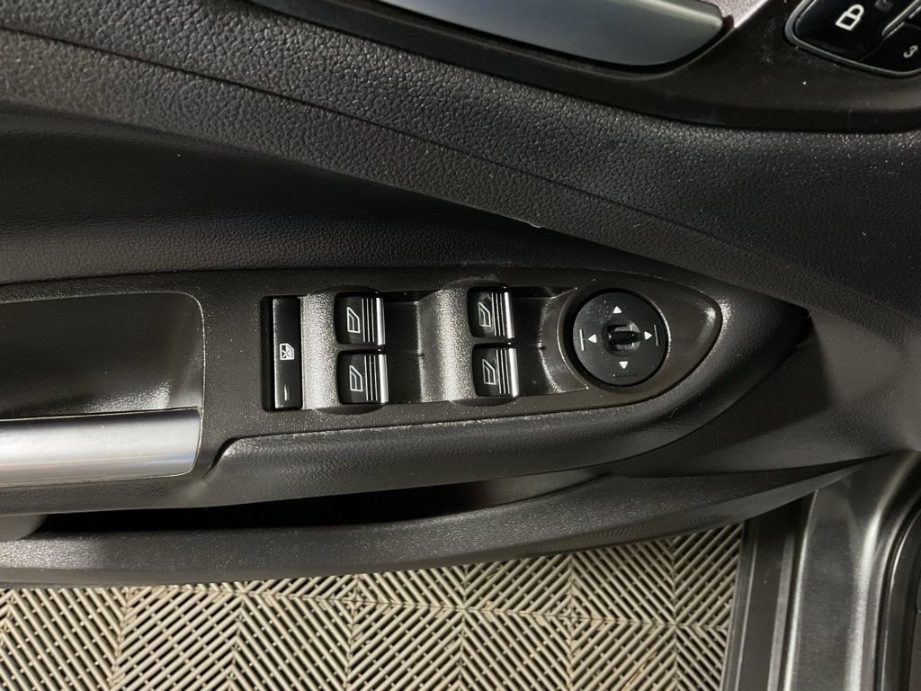 Used 2017 Ford Escape Titanium image 16