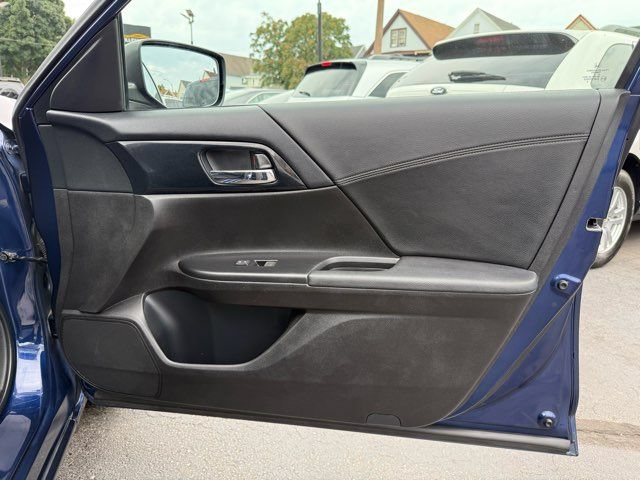 Used 2013 Honda Accord Sport image 18