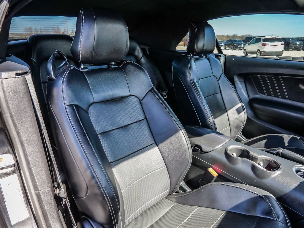 Used 2017 Ford Mustang Premium image 13