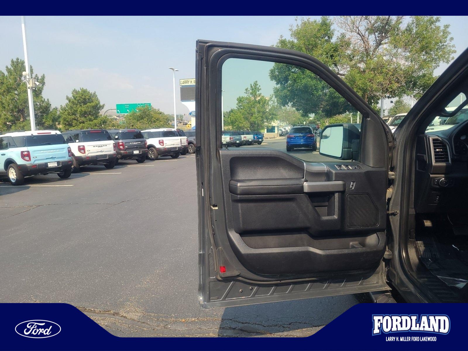 Used 2017 Ford F150 XLT w/ Equipment Group 302A Luxury AWD/4WD image 13