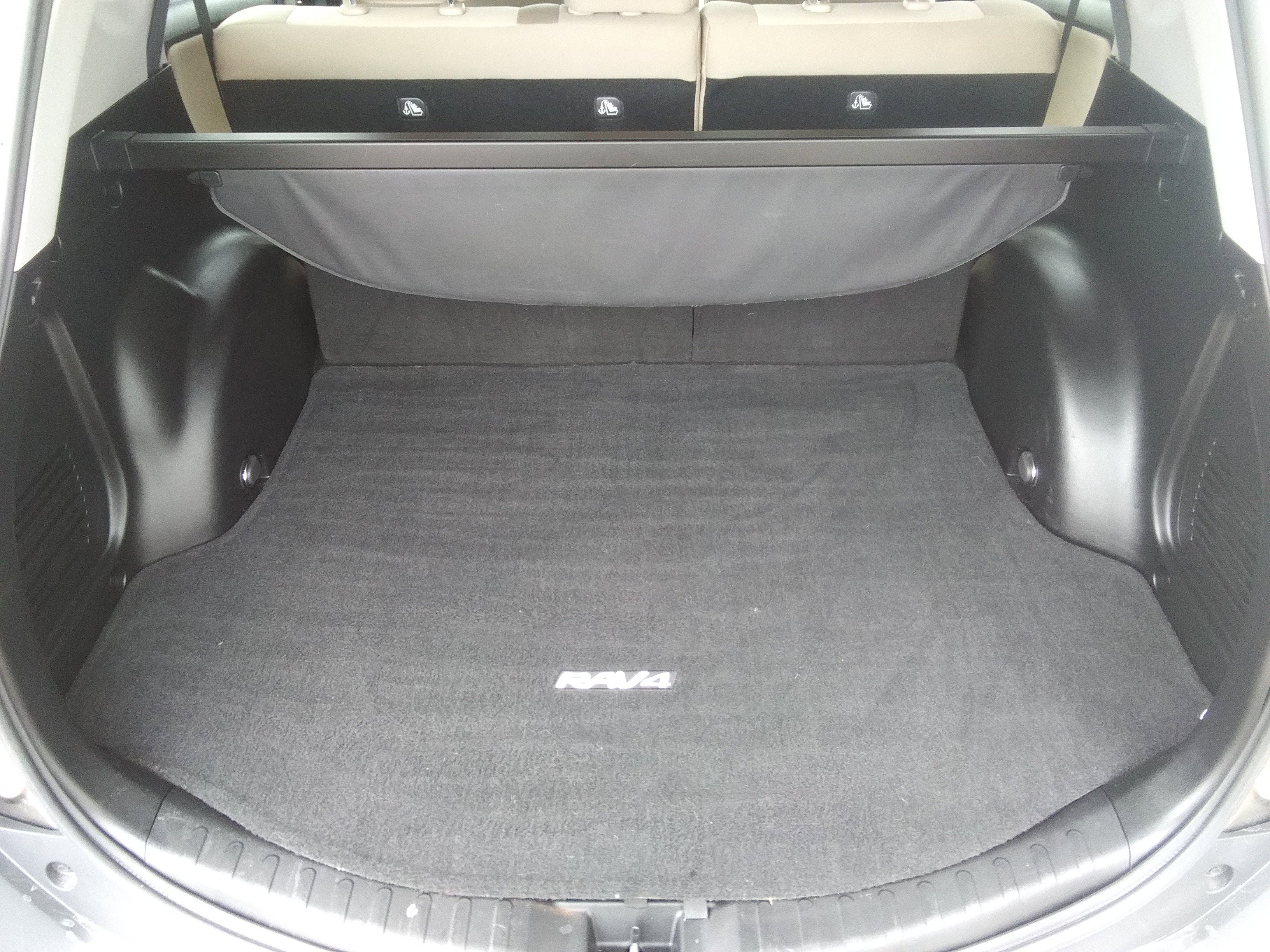 Used 2015 Toyota RAV4 XLE image 8