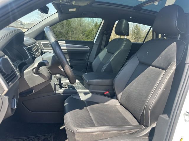 Used 2020 Volkswagen Atlas Cross Sport SE w/ Panoramic Sunroof Package image 9