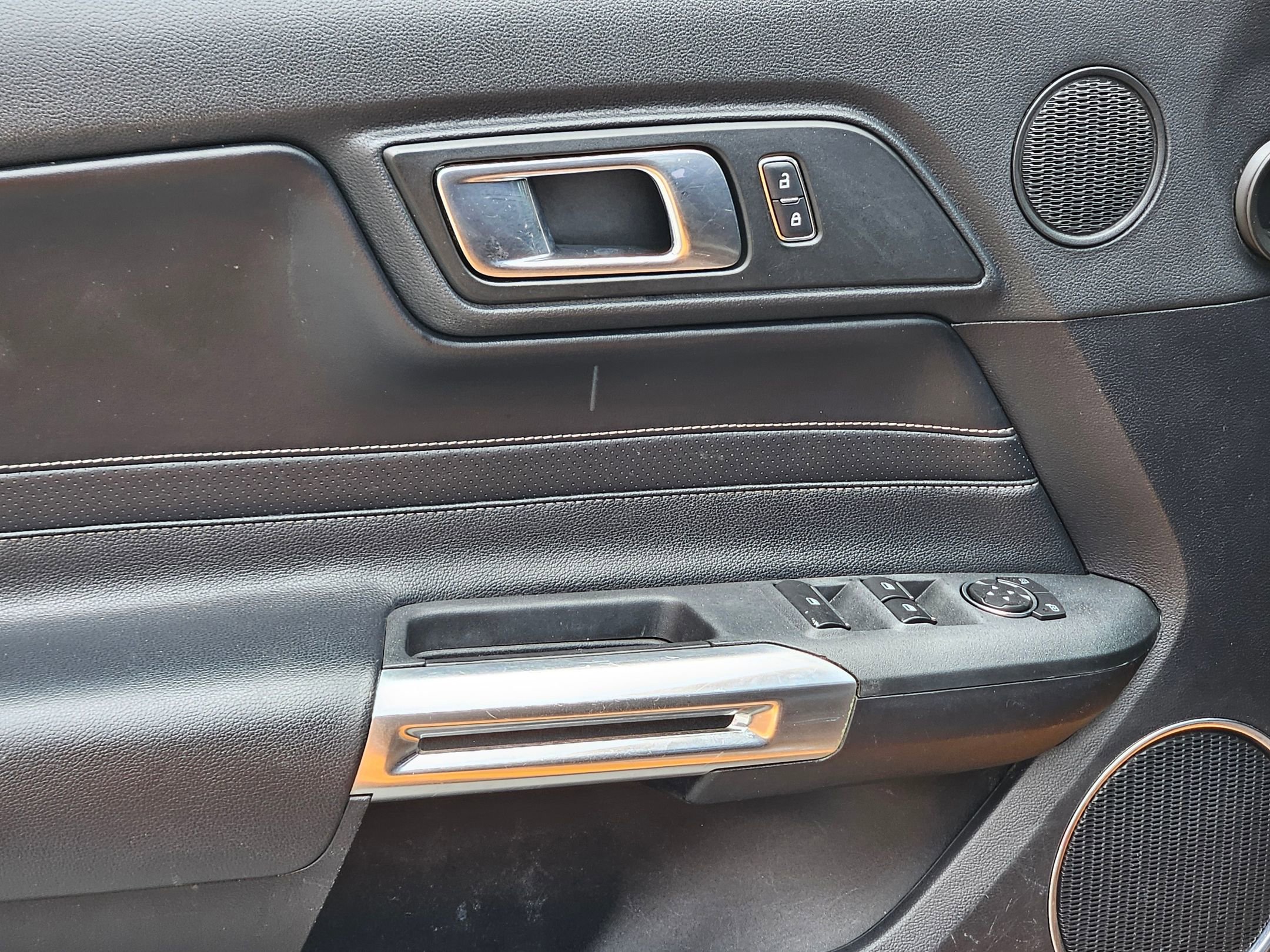 Used 2018 Ford Mustang Premium w/ Equipment Group 201A image 19