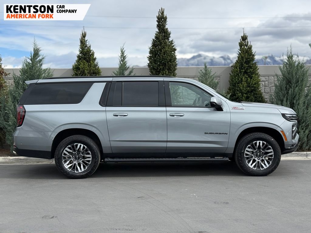 Used 2025 Chevrolet Suburban Z71 AWD/4WD image 11