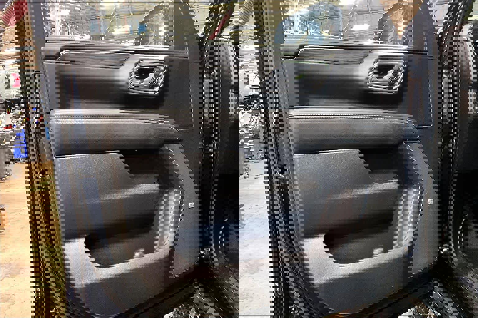 Used 2021 GMC Yukon SLT w/ SLT Premium Package AWD/4WD image 21