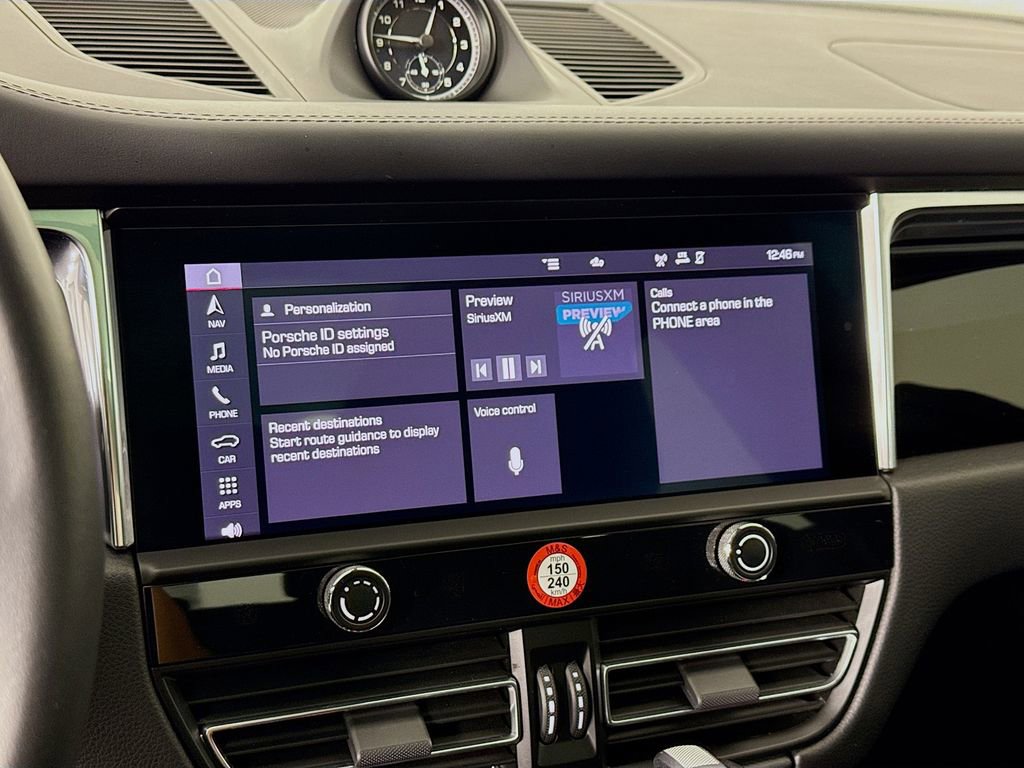 Certified 2025 Porsche Macan image 19