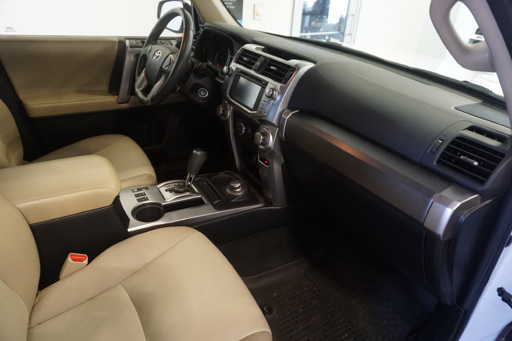 Used 2017 Toyota 4Runner SR5 Premium AWD/4WD image 24