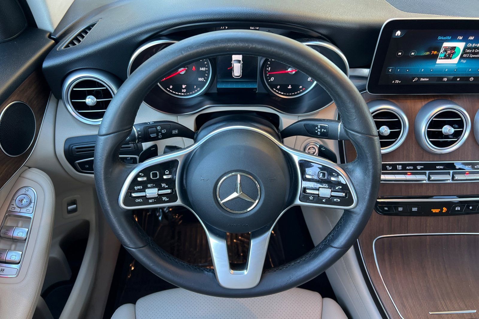 Used 2021 Mercedes-Benz GLC 300 4MATIC w/ Premium Package image 17