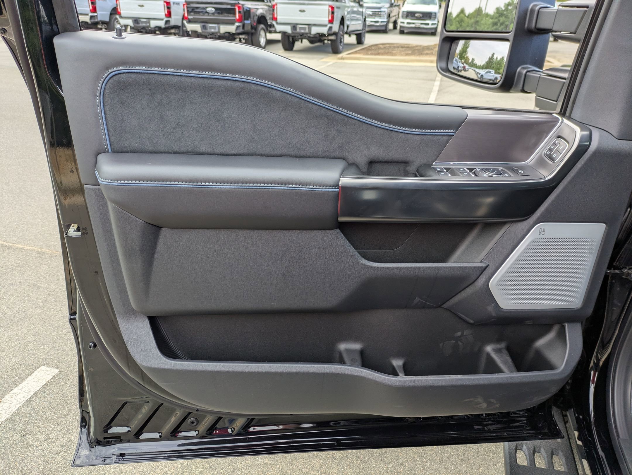 New 2026 Ford F250 Platinum w/ Tremor Off-Road Package image 16