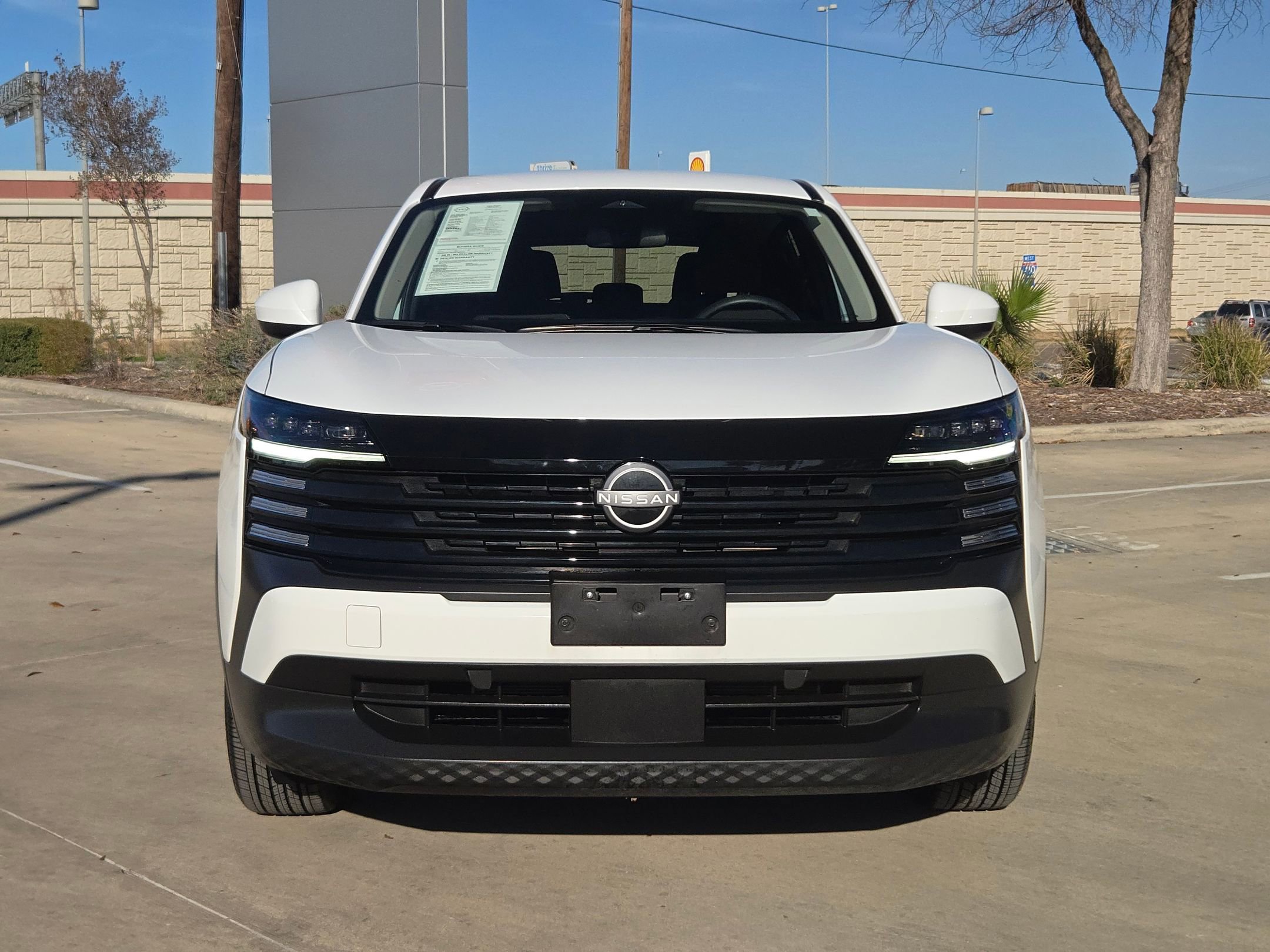 Certified 2025 Nissan Kicks SV w/ Illumination Package image 2