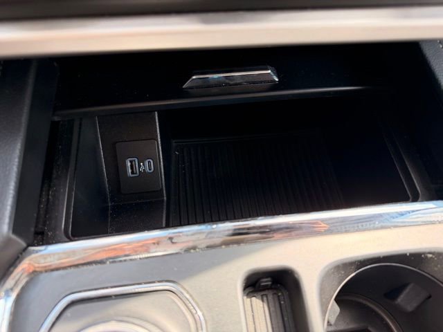 Used 2024 Ford Expedition XLT image 16