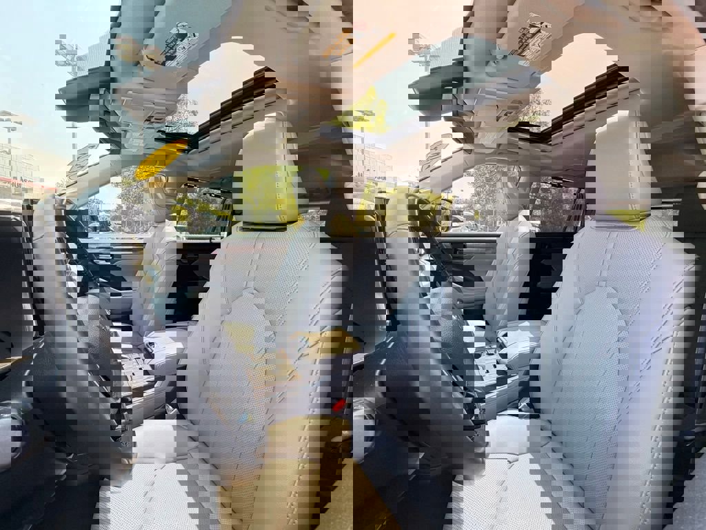 Used 2023 Toyota Highlander Limited FWD image 22