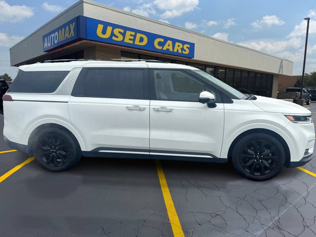 Used 2024 Kia Carnival SX FWD image 2