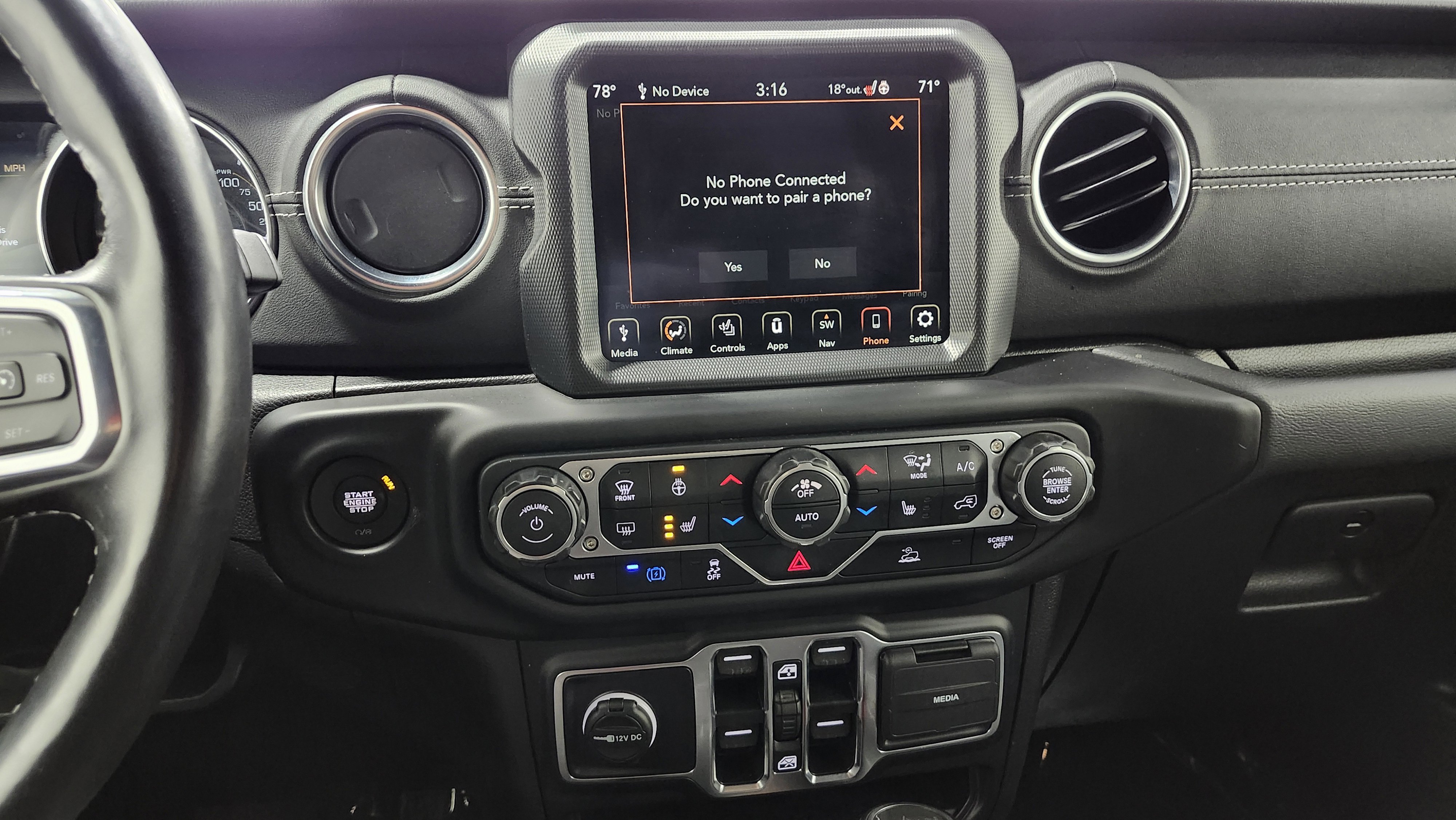 Used 2022 Jeep Wrangler Unlimited Sahara w/ Cold Weather Group image 30