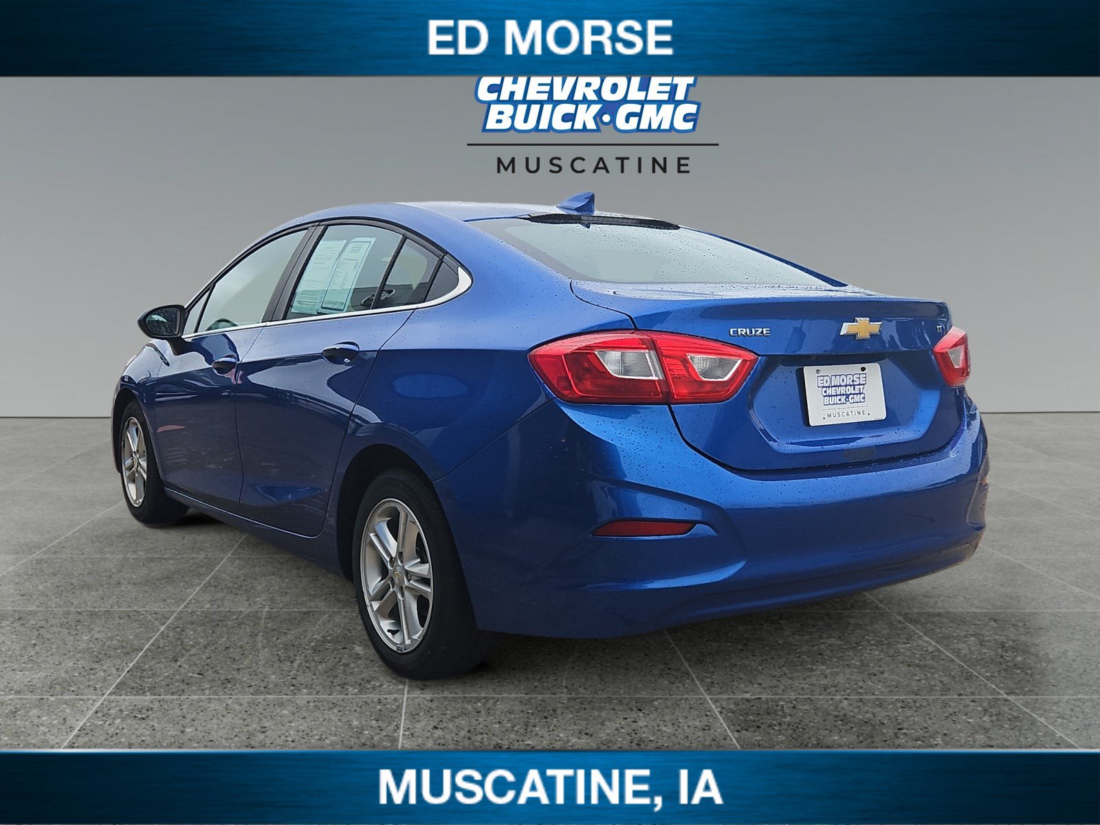 Used 2017 Chevrolet Cruze LT w/ Convenience Package FWD image 3