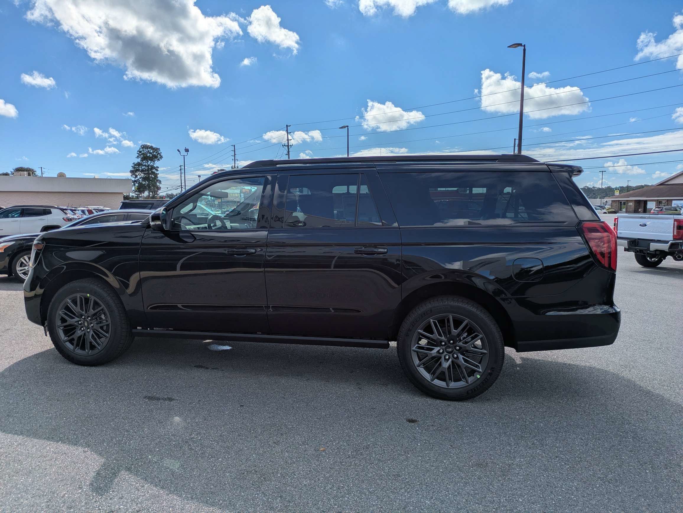 New 2027 Ford Expedition Max Platinum w/ Stealth Appearance Package RWD image 7