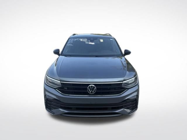 Used 2023 Volkswagen Tiguan SE R-Line FWD image 8