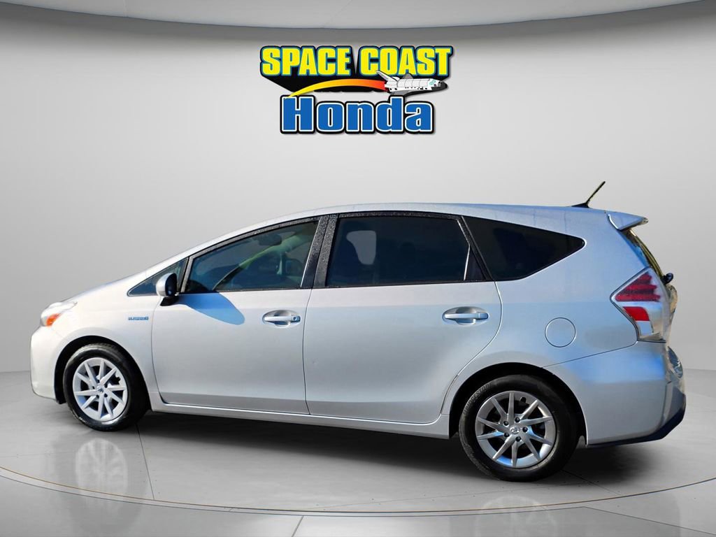 Used 2017 Toyota Prius V Four image 6