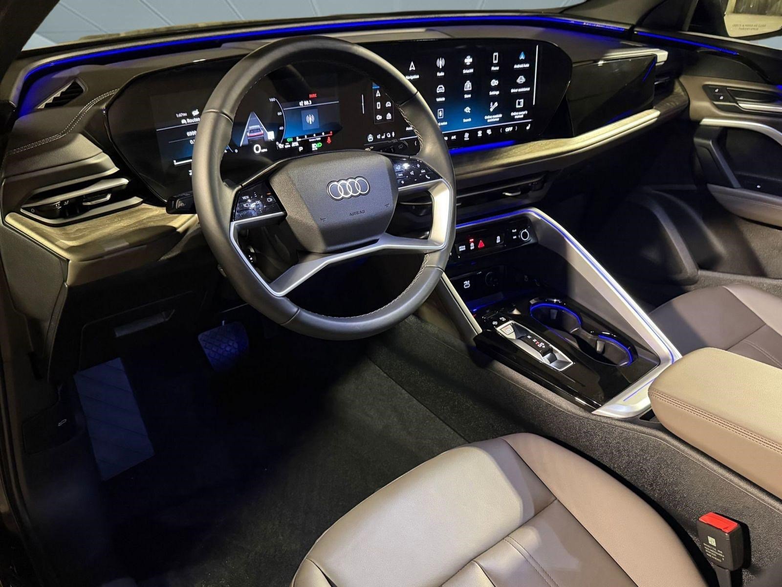 Certified 2025 Audi Q5 Premium w/ Convenience Package image 4