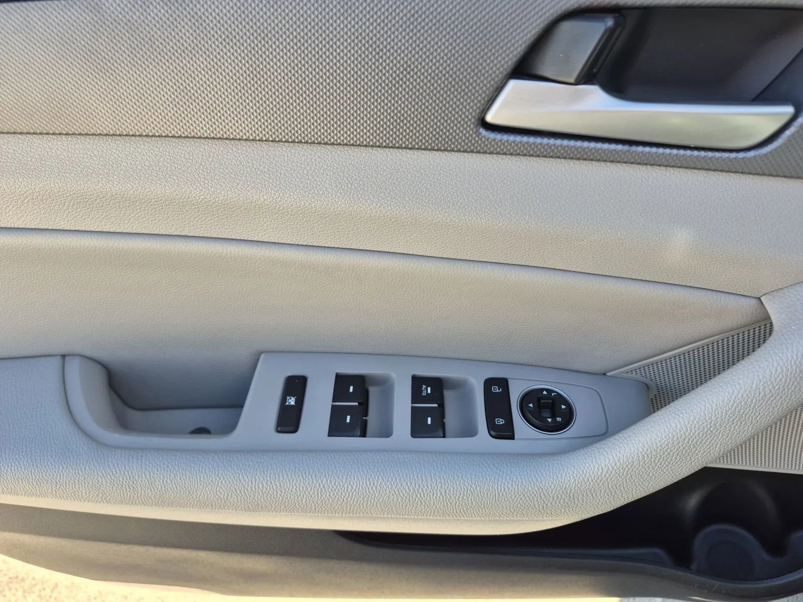 Used 2018 Hyundai Sonata SEL FWD image 12