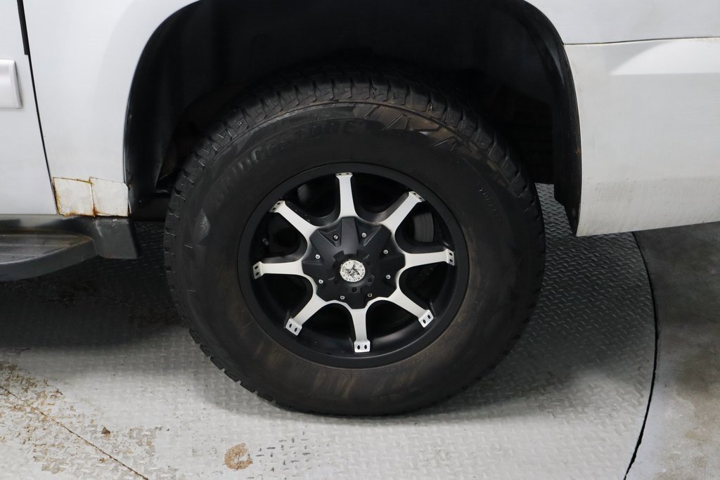 Used 2011 Chevrolet Suburban LT image 17