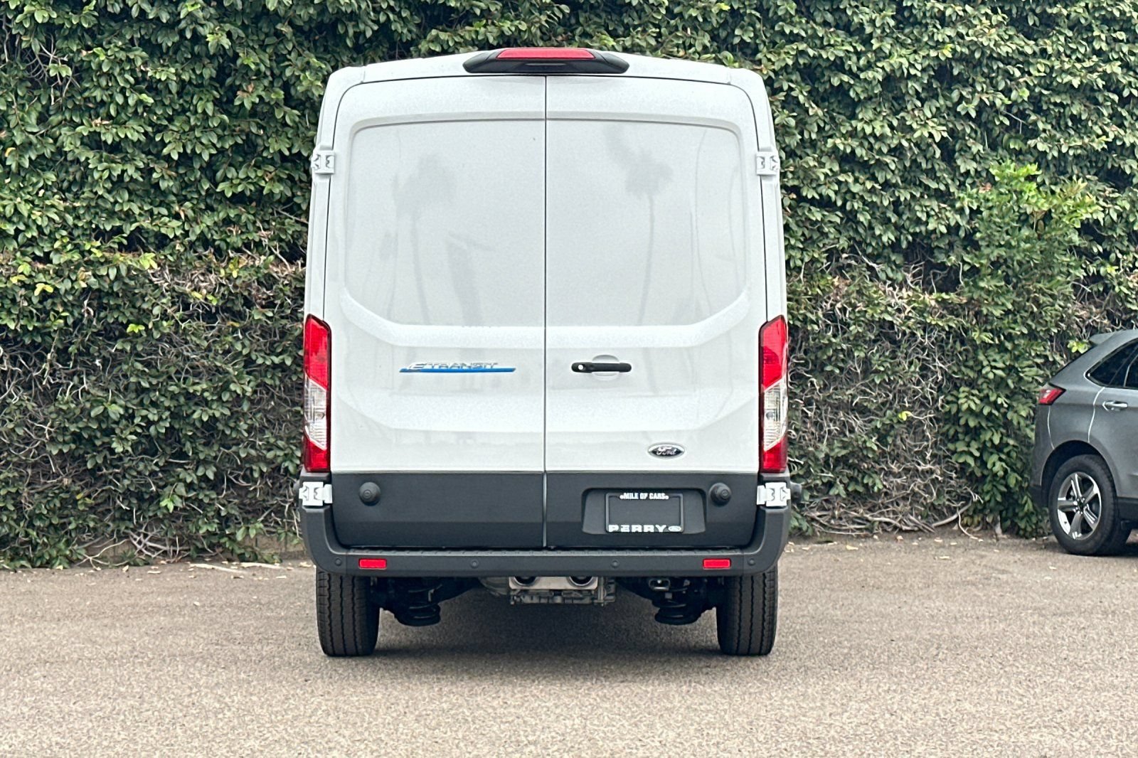 New 2025 Ford E-Transit 148 Medium Roof RWD image 4
