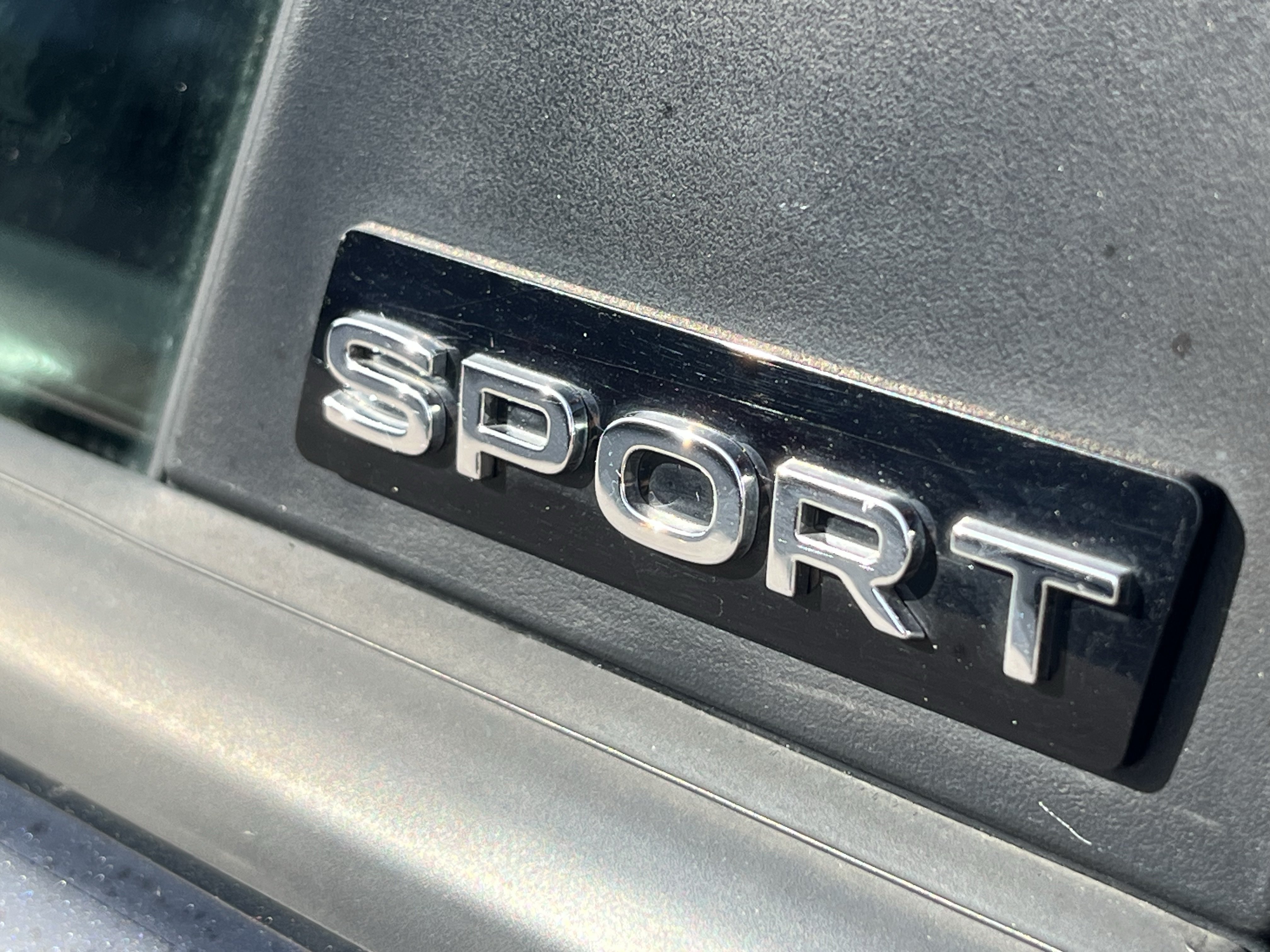 Used 2025 Volkswagen Jetta Sport FWD image 29