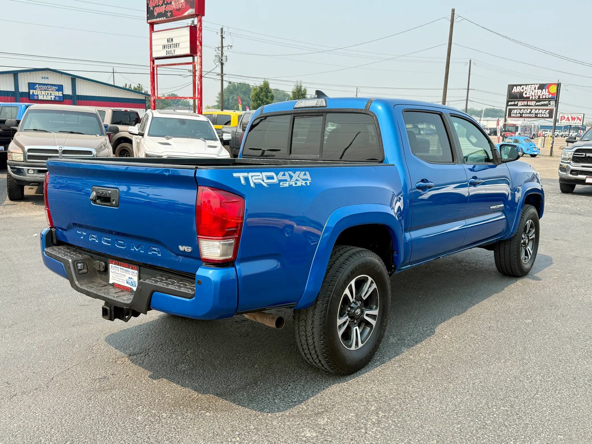 Used 2016 Toyota Tacoma TRD Sport w/ Premium & Technology Package AWD/4WD image 5