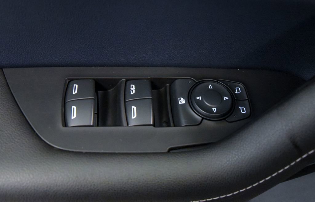 Used 2024 Chevrolet Blazer RS w/ Enhanced Convenience Package FWD image 16