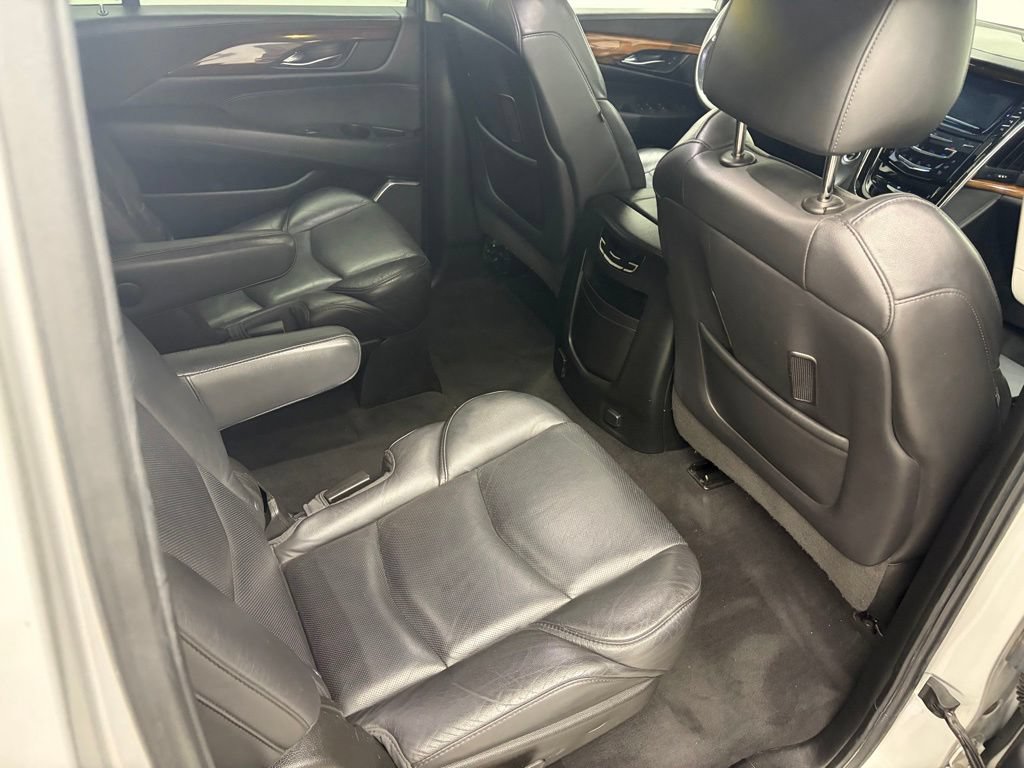 Used 2017 Cadillac Escalade ESV Luxury AWD/4WD image 39
