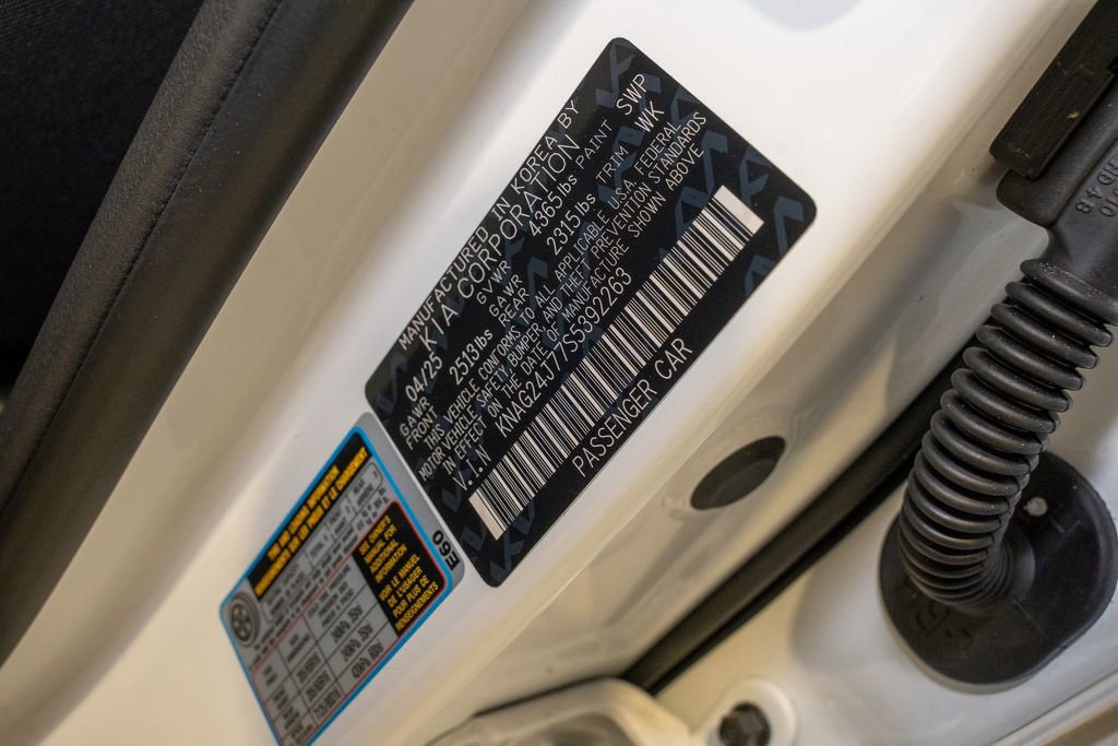 New 2025 Kia K5 LXS image 18