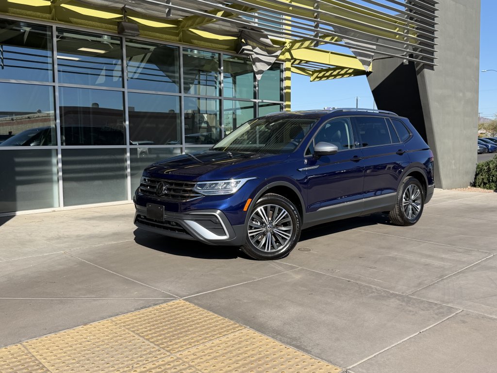 Used 2024 Volkswagen Tiguan Wolfsburg Edition FWD image 1