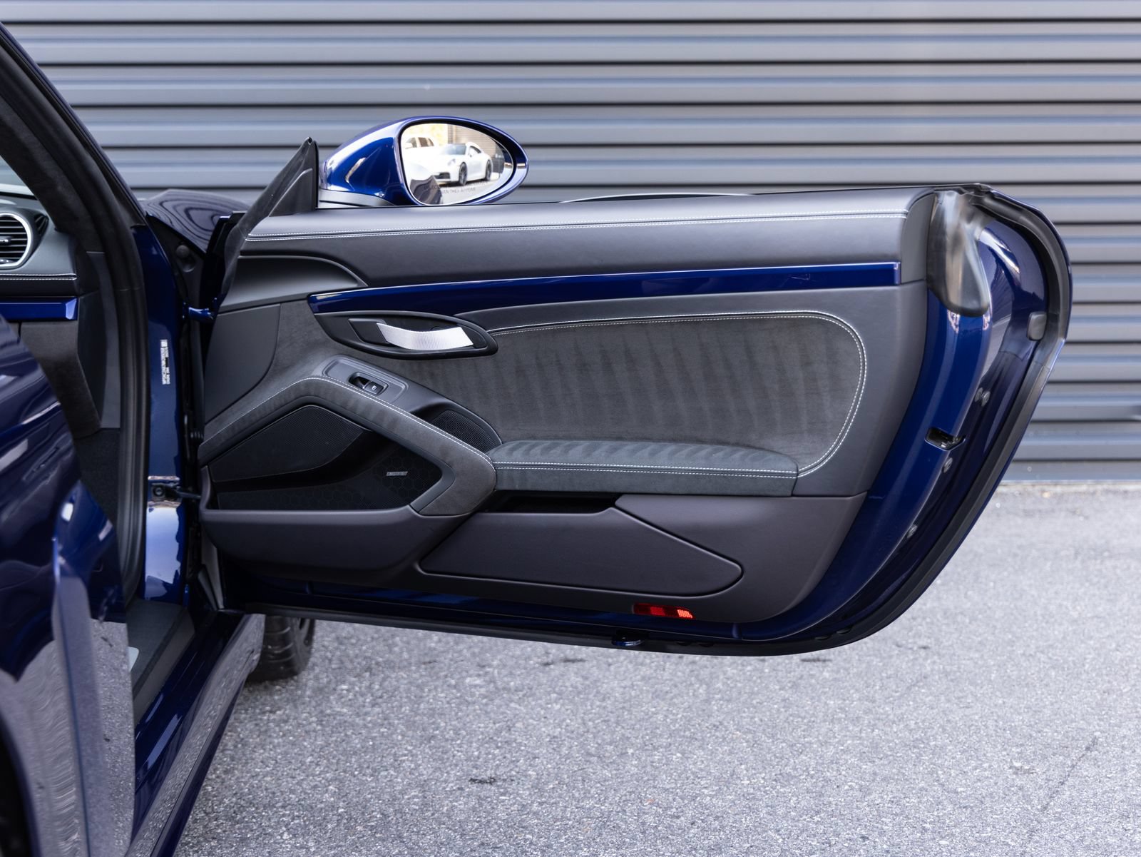 Certified 2021 Porsche 718 Cayman GT4 RWD image 27