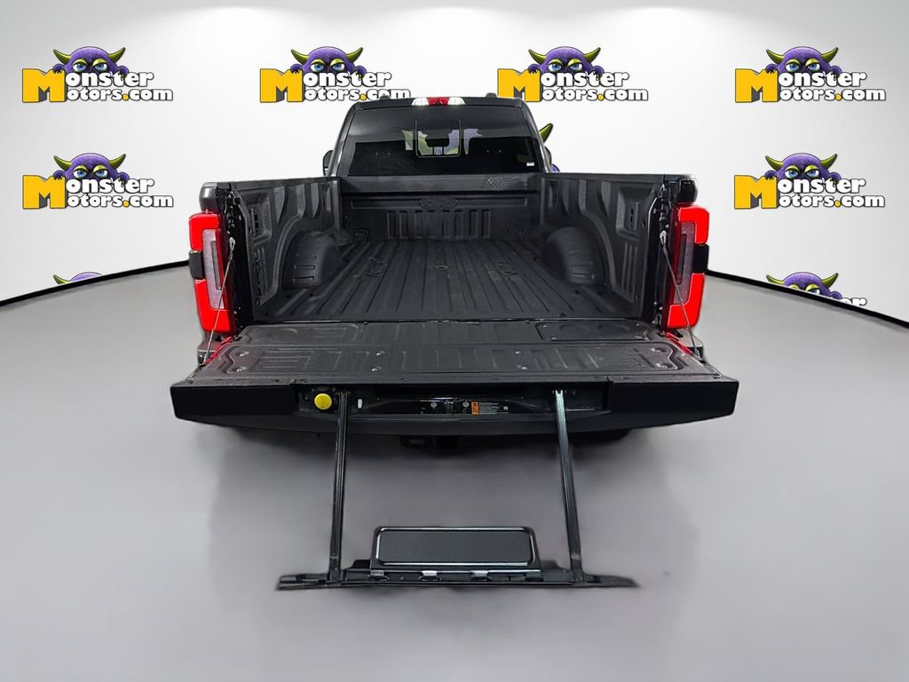 Used 2025 Ford F450 Platinum AWD/4WD image 27