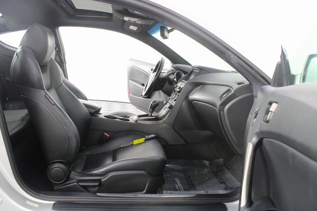 Used 2013 Hyundai Genesis 3.8 image 19
