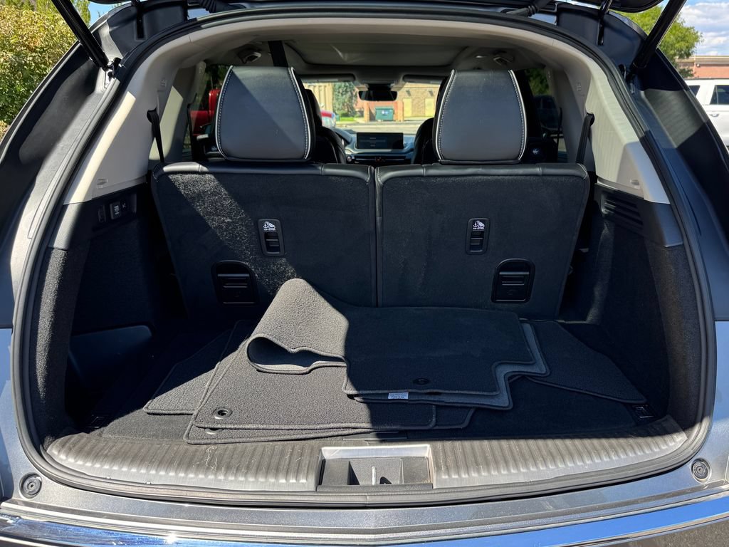 Used 2023 Acura MDX w/ Advance Package AWD/4WD image 11