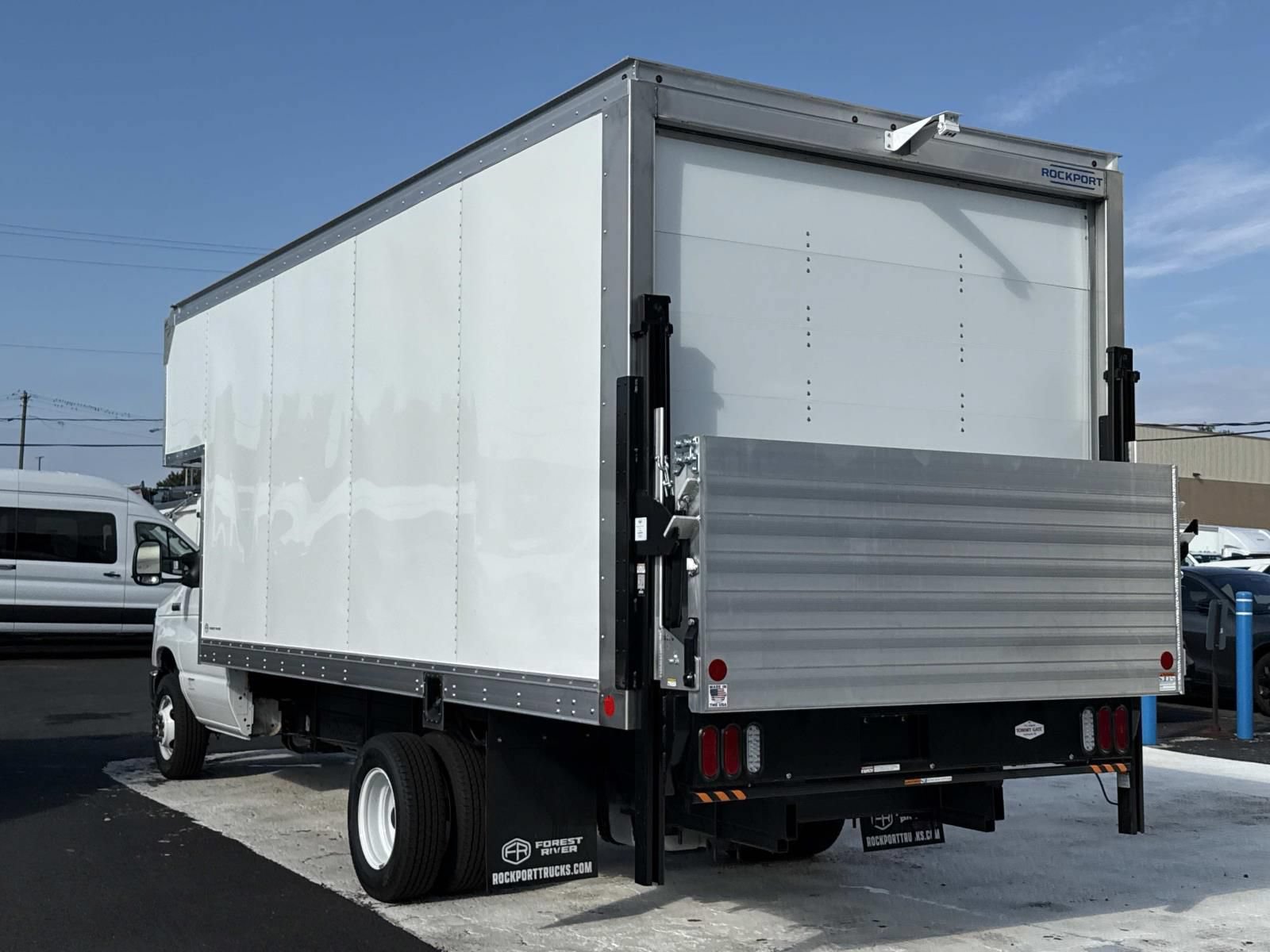 New 2027 Ford E-450 and Econoline 450 Super Duty w/ Power Equipment Group RWD image 5