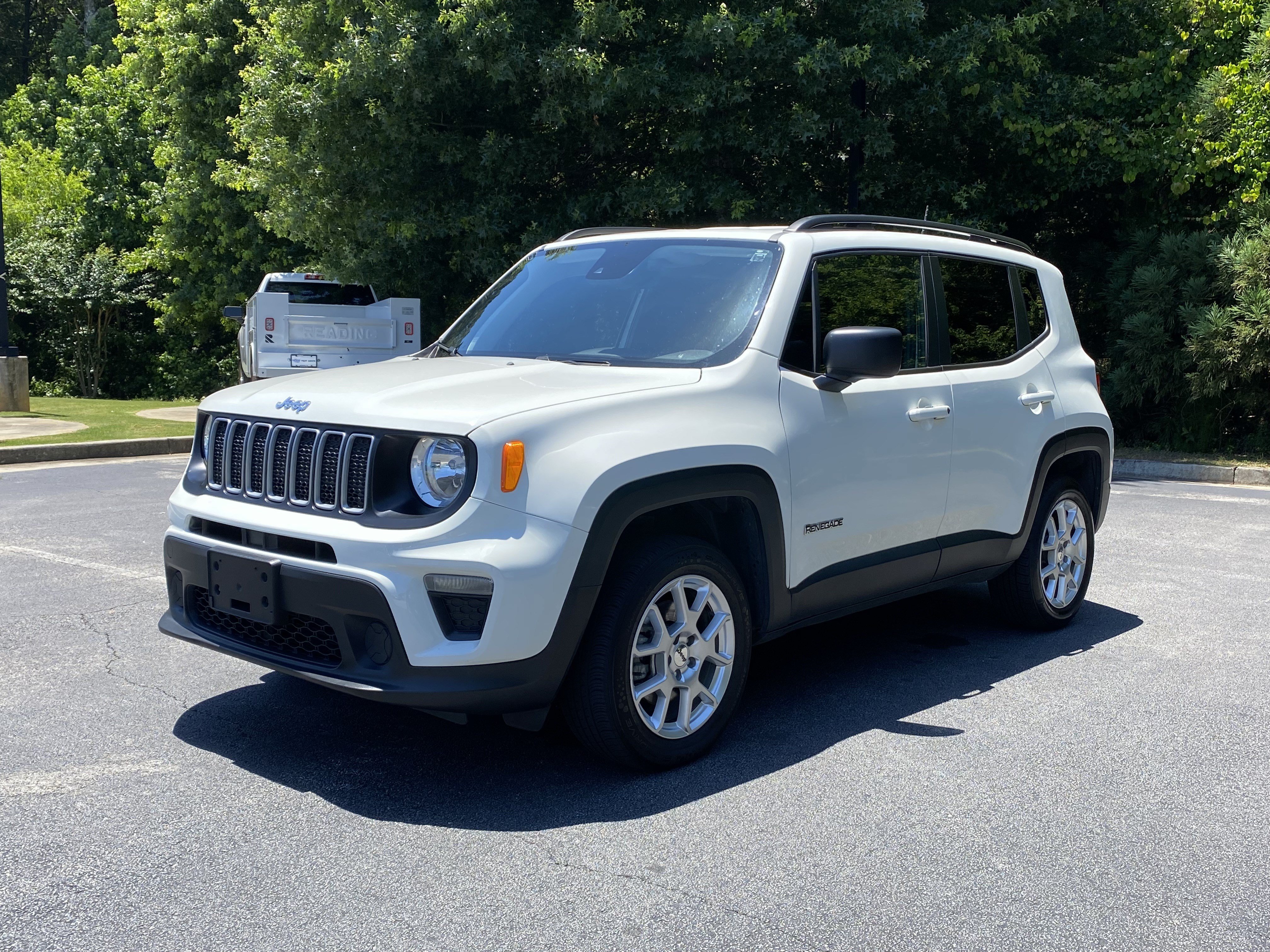 Used 2022 Jeep Renegade Sport w/ Sport Appearance Group AWD/4WD image 5