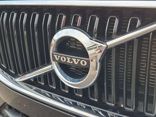 Used 2021 Volvo XC60 T5 Momentum w/ Premium Package AWD/4WD image 34