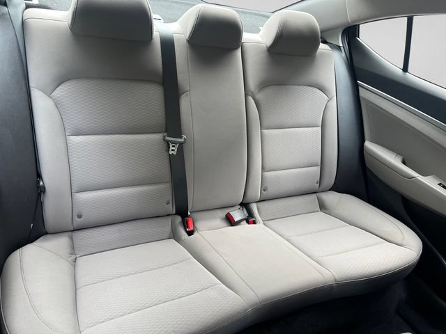 Used 2020 Hyundai Elantra SE w/ Cargo Package (C1) FWD image 17