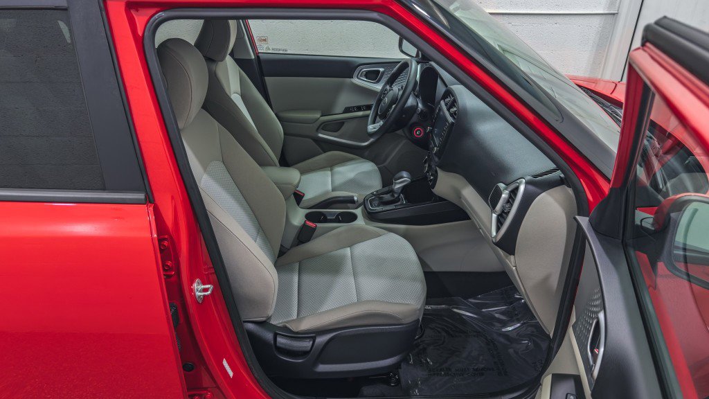 Used 2021 Kia Soul LX image 18