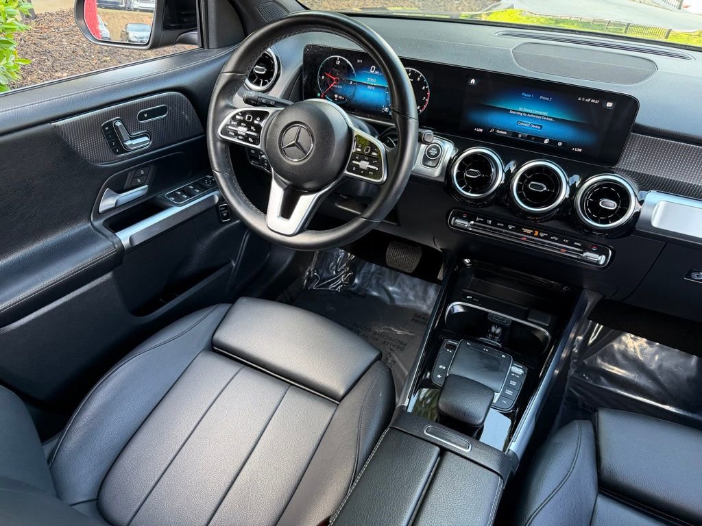 Used 2023 Mercedes-Benz GLB 250 w/ Premium Package image 40