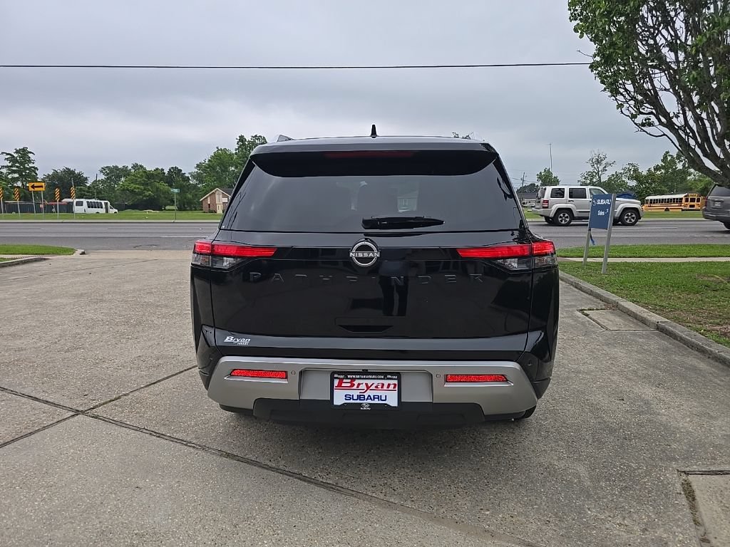 Used 2023 Nissan Pathfinder SL w/ Lighting Package (N92) FWD image 7